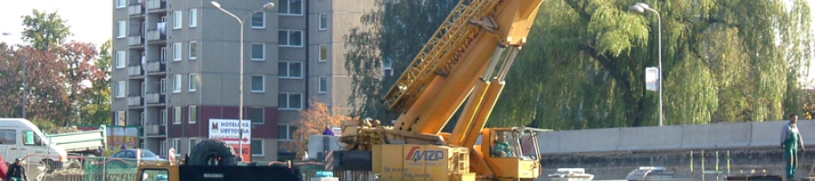 Přerov, Most Legií (Bridge of Legions) - installation of the shuttering (2003)