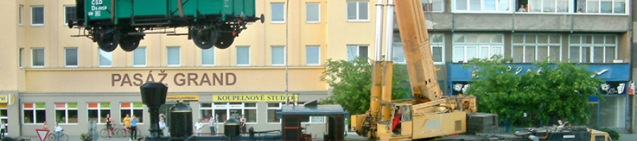 Přerov ČD (Czech Railways) - positioning the train in front of the railway station building (2006)
